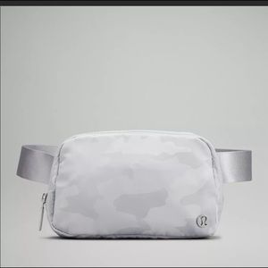 lululemon everywhere belt bag